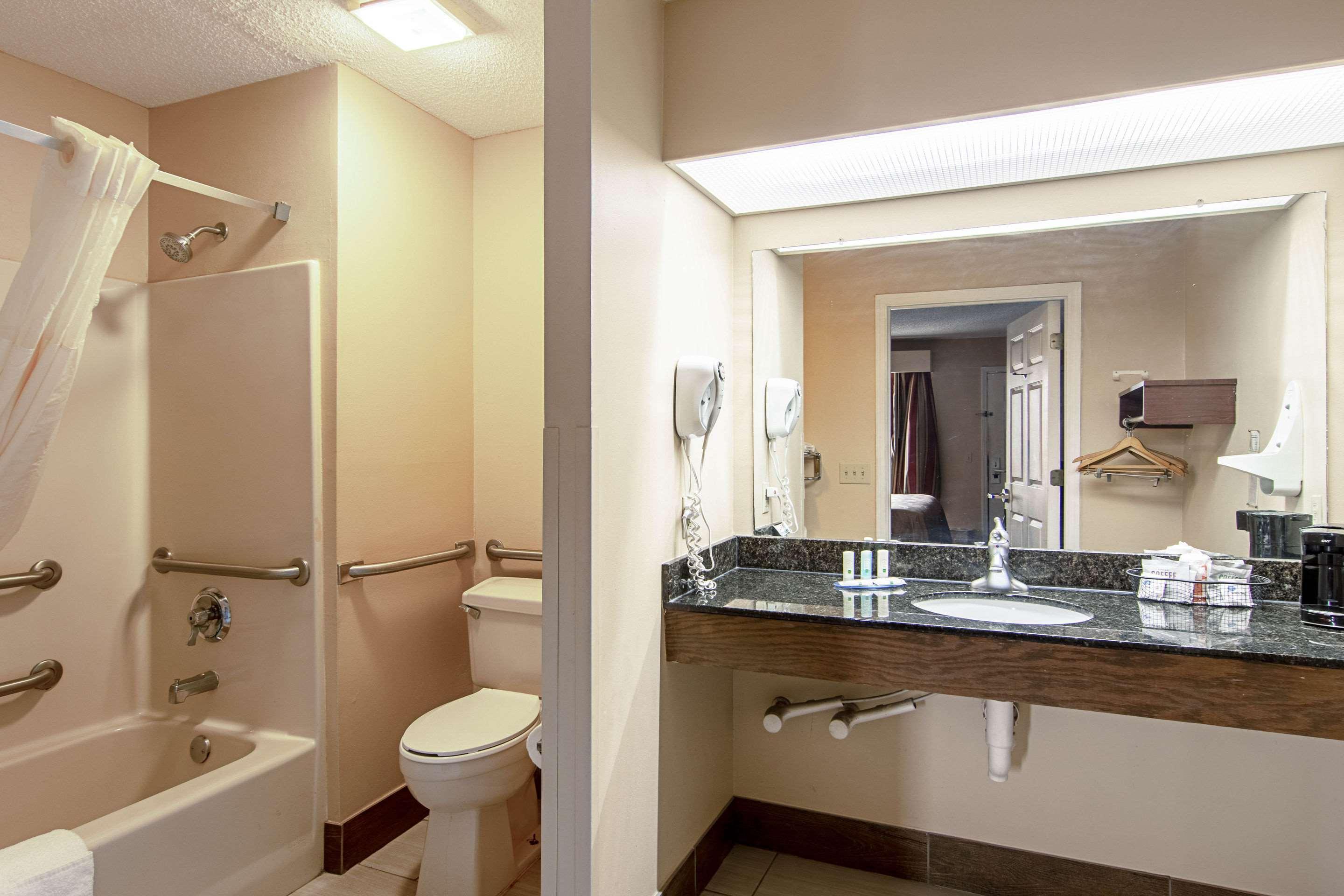 Quality Inn Thomaston Esterno foto